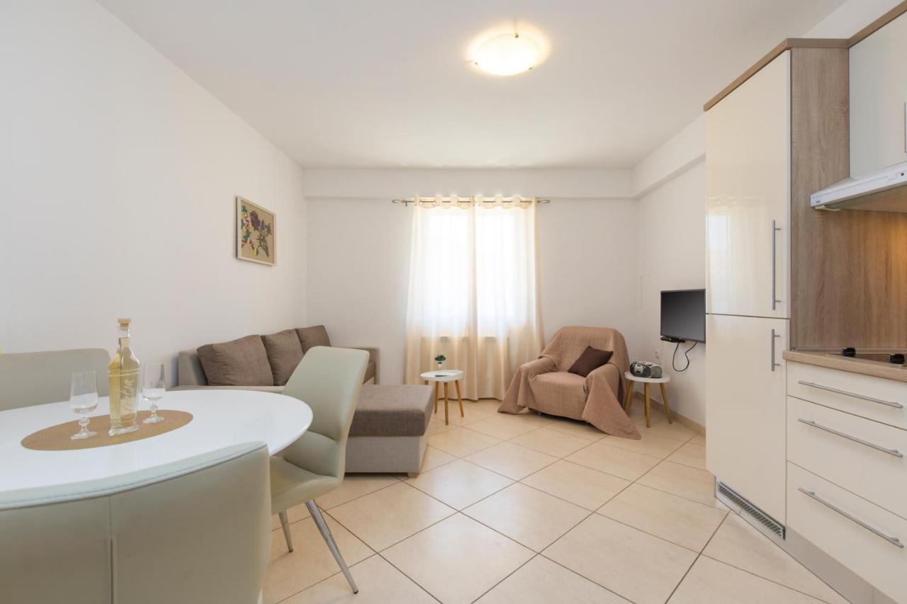 Apartmani Xenia & Desiderio Buzet Εξωτερικό φωτογραφία