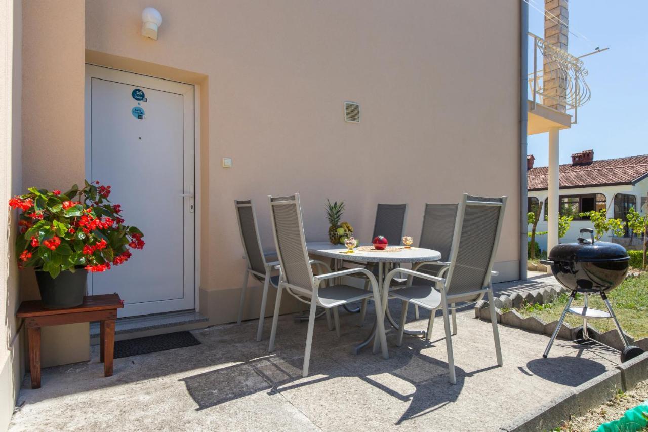 Apartmani Xenia & Desiderio Buzet Εξωτερικό φωτογραφία
